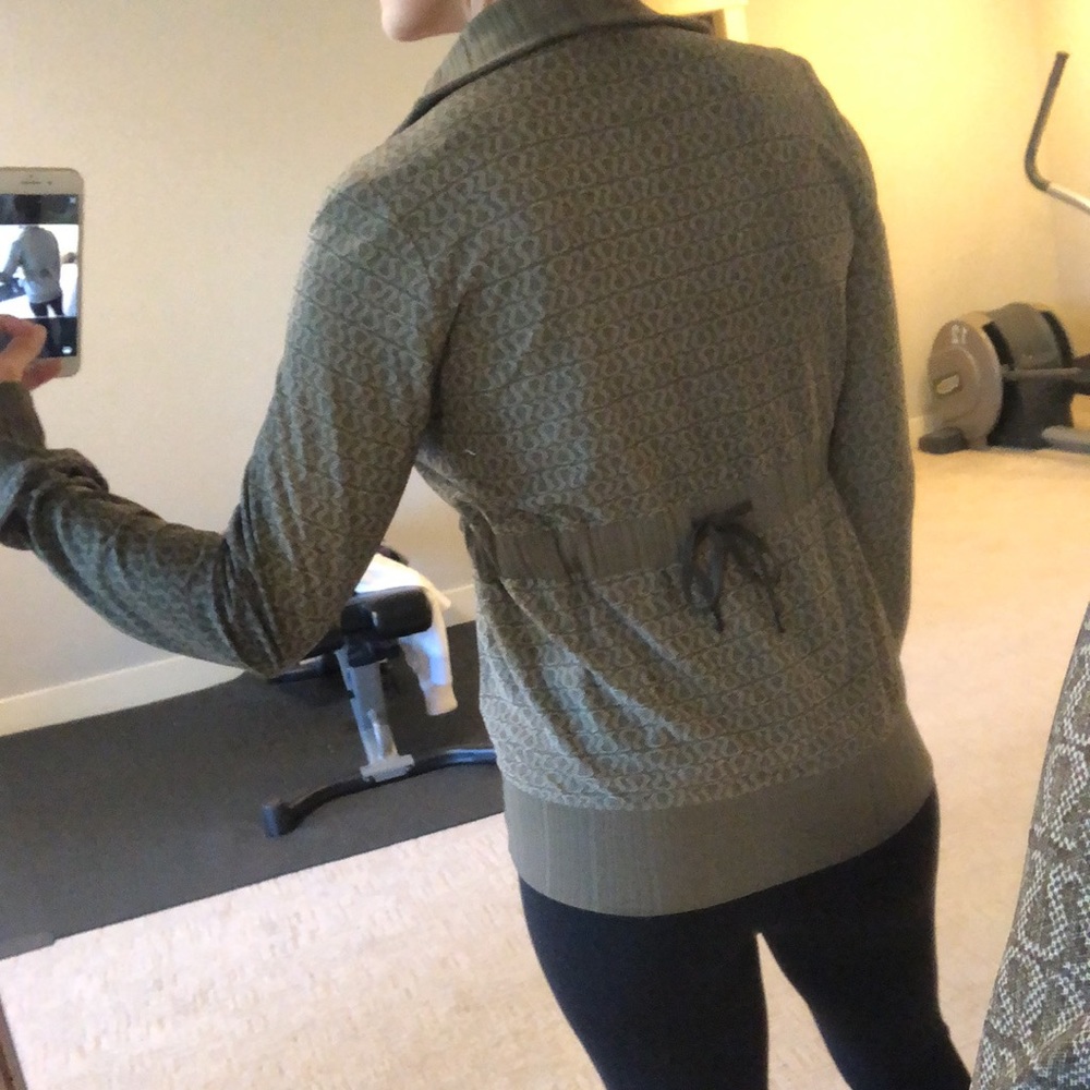 Reversible Lululemon jacket - Picture 8 of 9